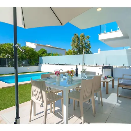 Del 4 By Interhome *